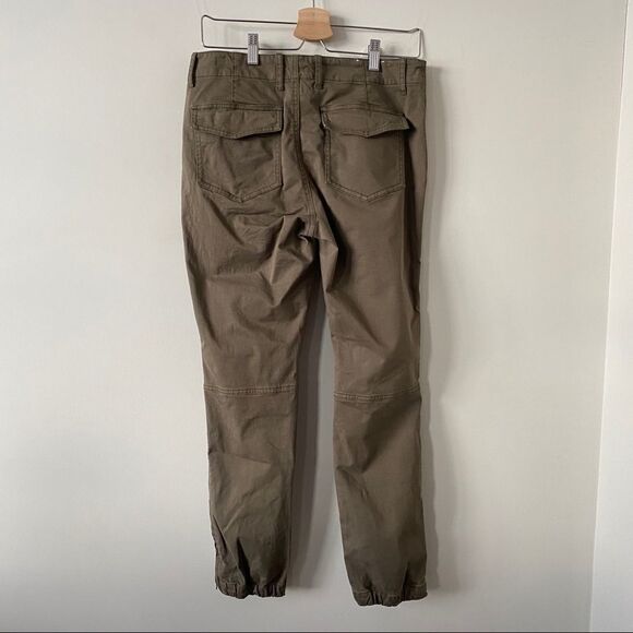 Aritiza "Golden Tna" Heroic Khaki Joggers - Picture 3 of 14